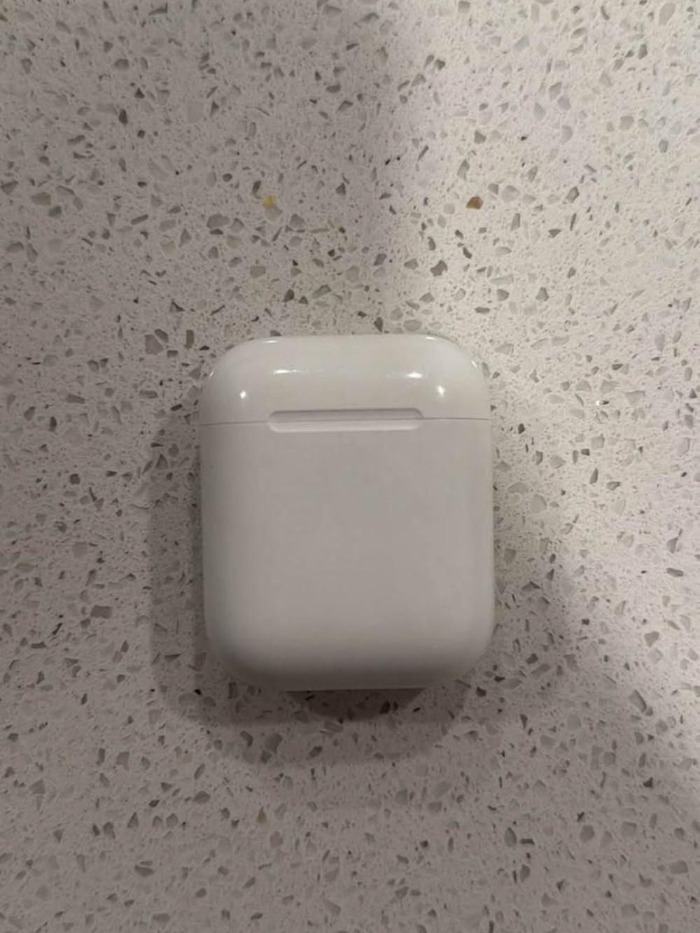 Apple Wireless Earbuds & Charging Case - White